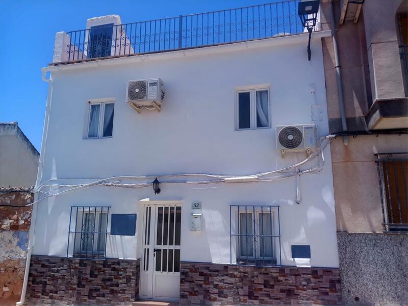 Townhouse for sale in Bobadilla de Alcaudete, Jaén