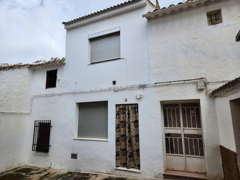 Townhouse for sale in El Esparragal, Córdoba
