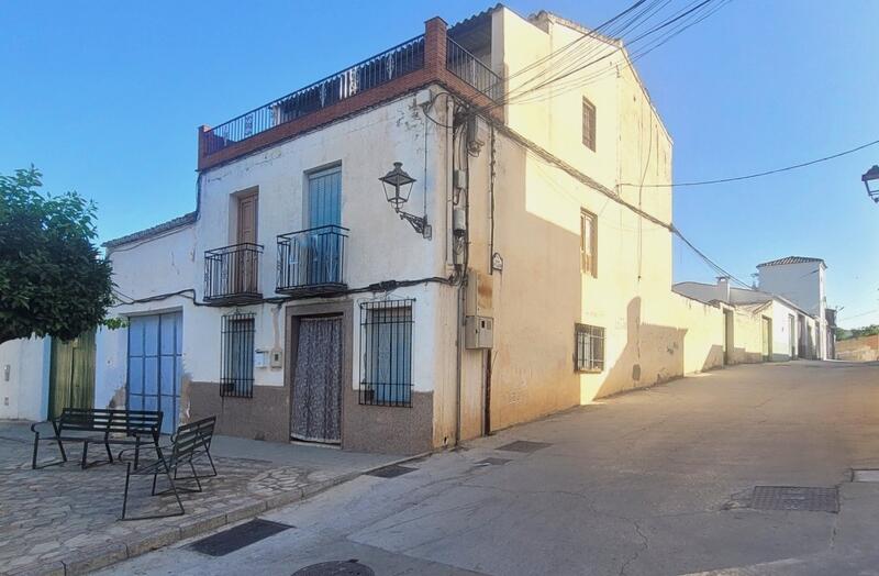 Townhouse for sale in Cuevas de San Marcos, Málaga