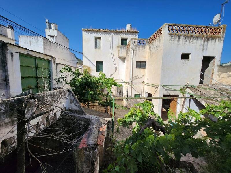 5 slaapkamer Gezinswoning Te koop
