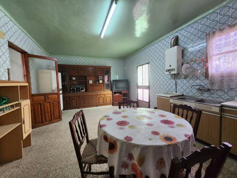 5 slaapkamer Gezinswoning Te koop