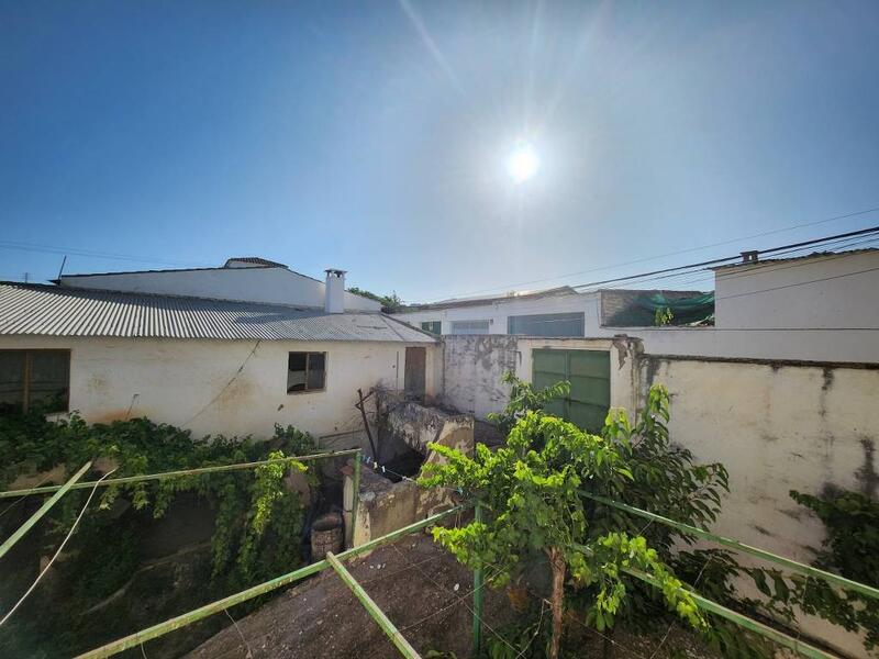 5 slaapkamer Gezinswoning Te koop