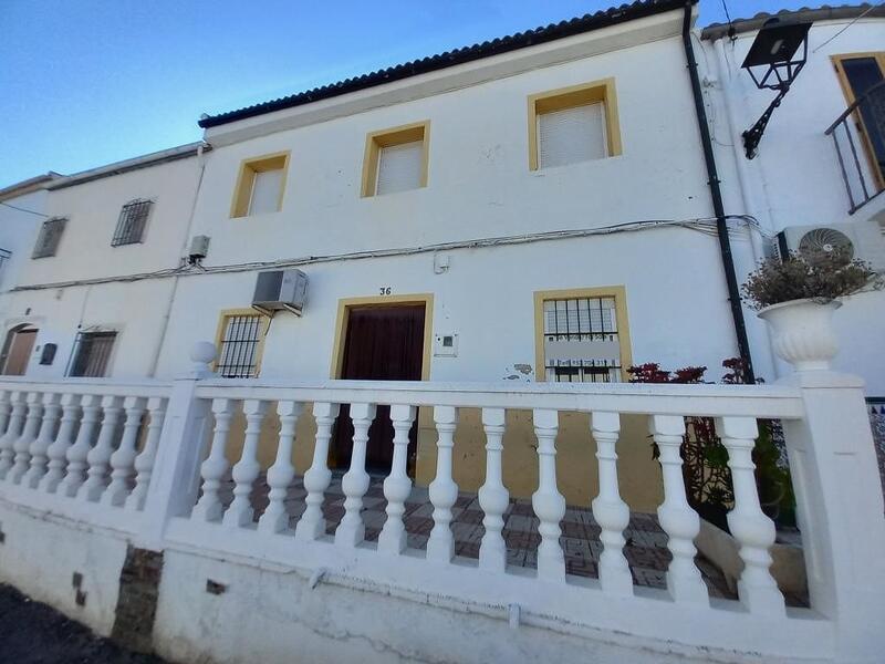 Townhouse for sale in Las Casillas de Martos, Jaén