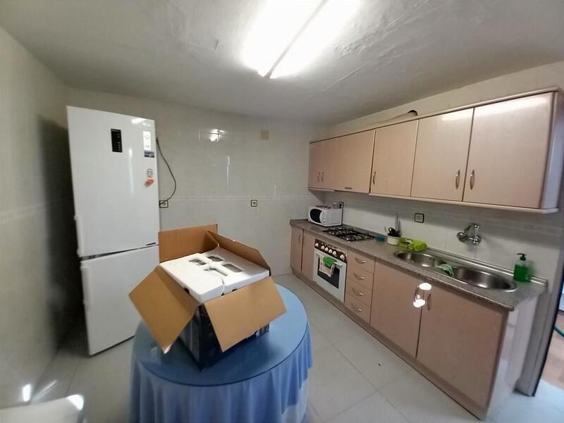 4 bedroom Townhouse for sale