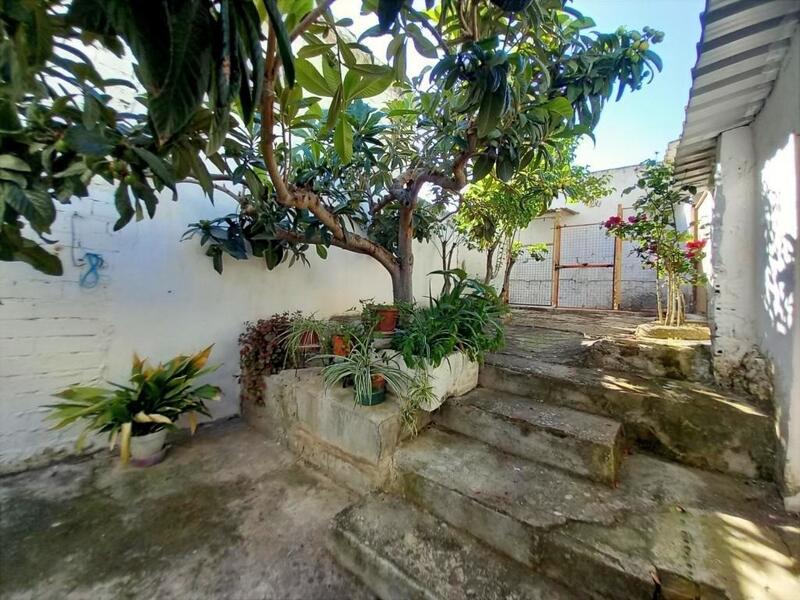 4 bedroom Townhouse for sale