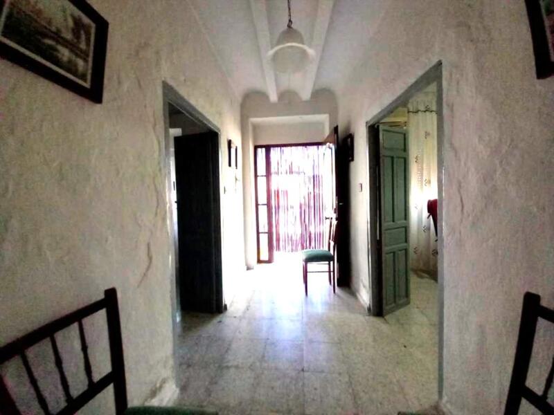 4 bedroom Townhouse for sale