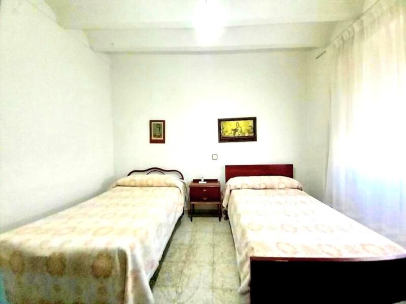 4 bedroom Townhouse for sale