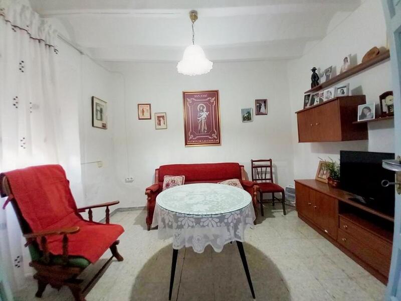 4 bedroom Townhouse for sale