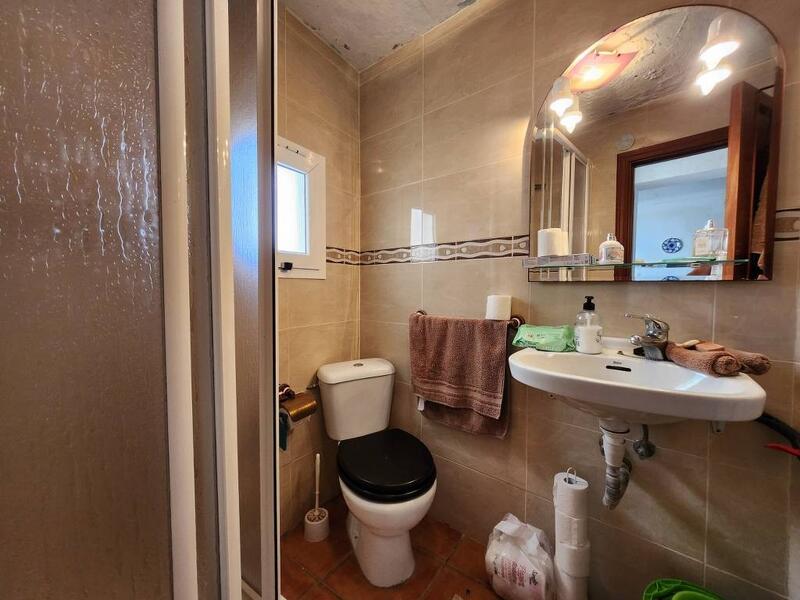 2 slaapkamer Gezinswoning Te koop