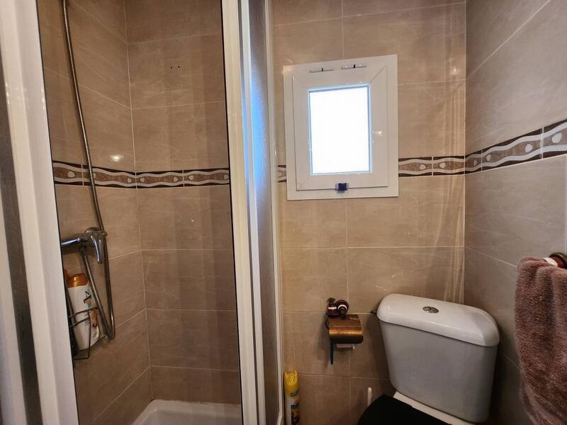 2 slaapkamer Gezinswoning Te koop