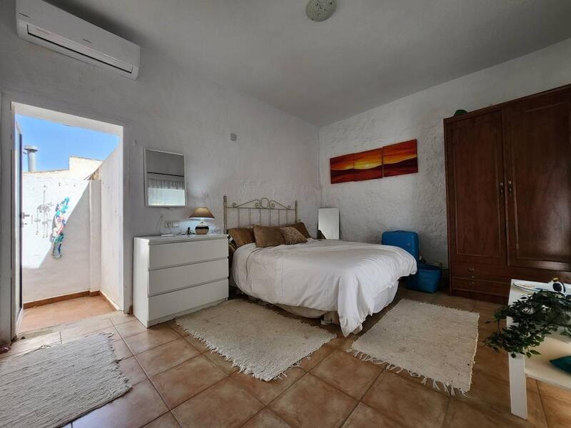 2 slaapkamer Gezinswoning Te koop