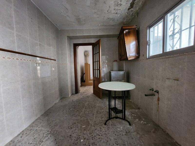 5 soveværelse Byhus til salg