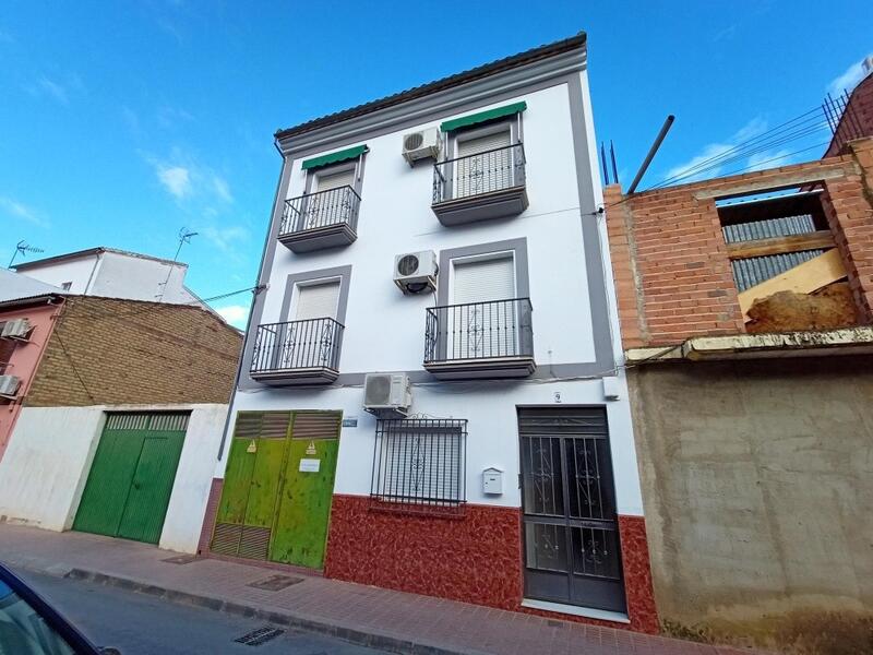 3 bedroom Apartment for sale