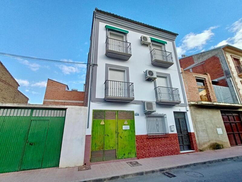 3 bedroom Apartment for sale