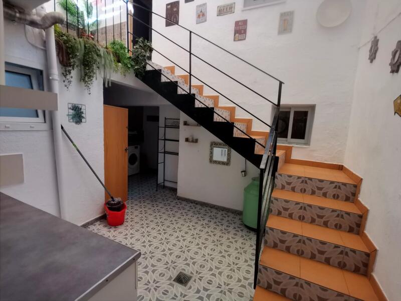 4 bedroom Townhouse for sale