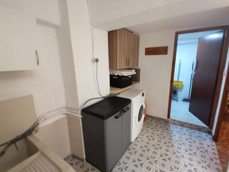 4 bedroom Townhouse for sale