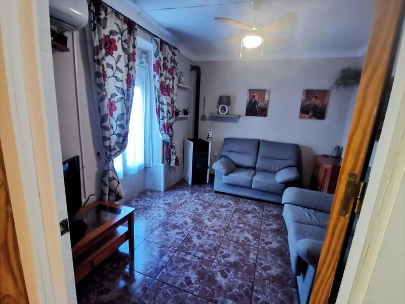 4 bedroom Townhouse for sale