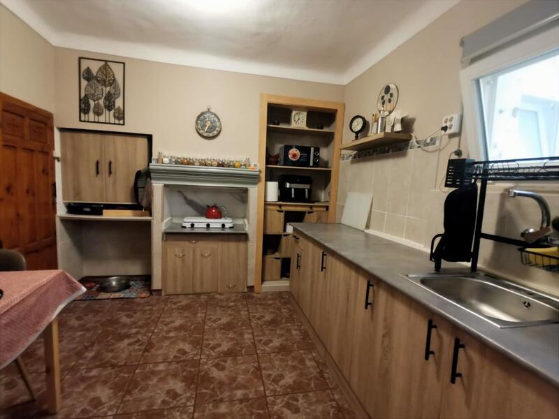 4 bedroom Townhouse for sale
