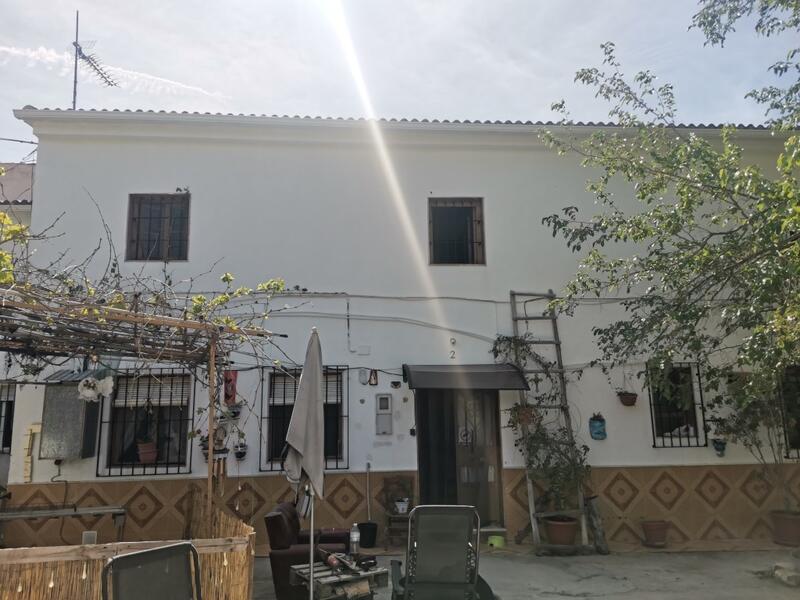 4 bedroom Country House for sale