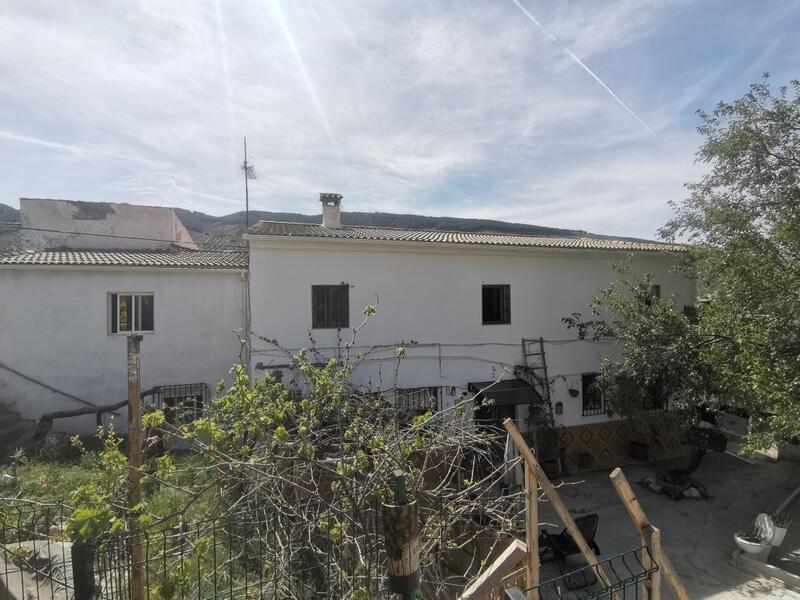 4 bedroom Country House for sale