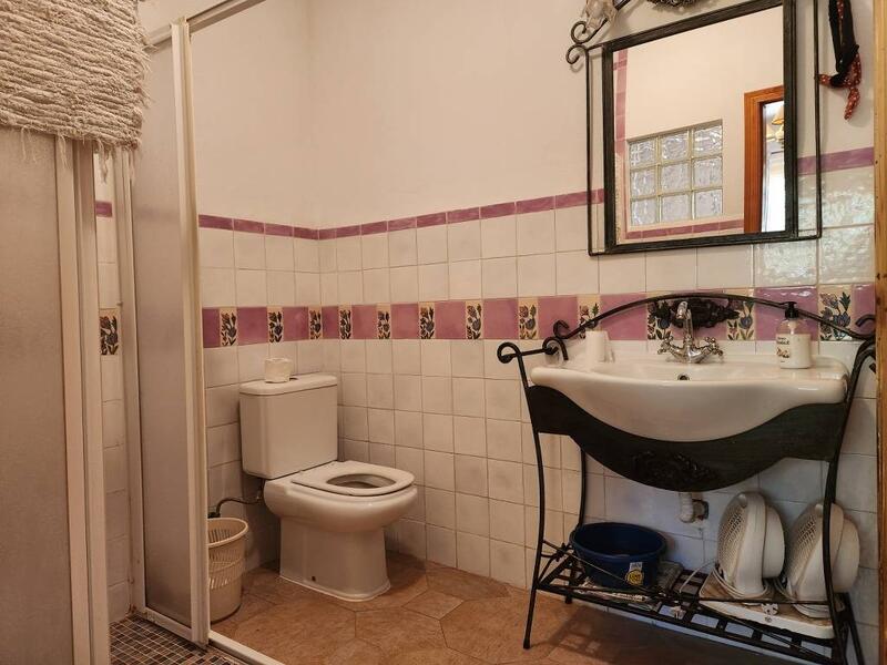 6 bedroom Country House for sale