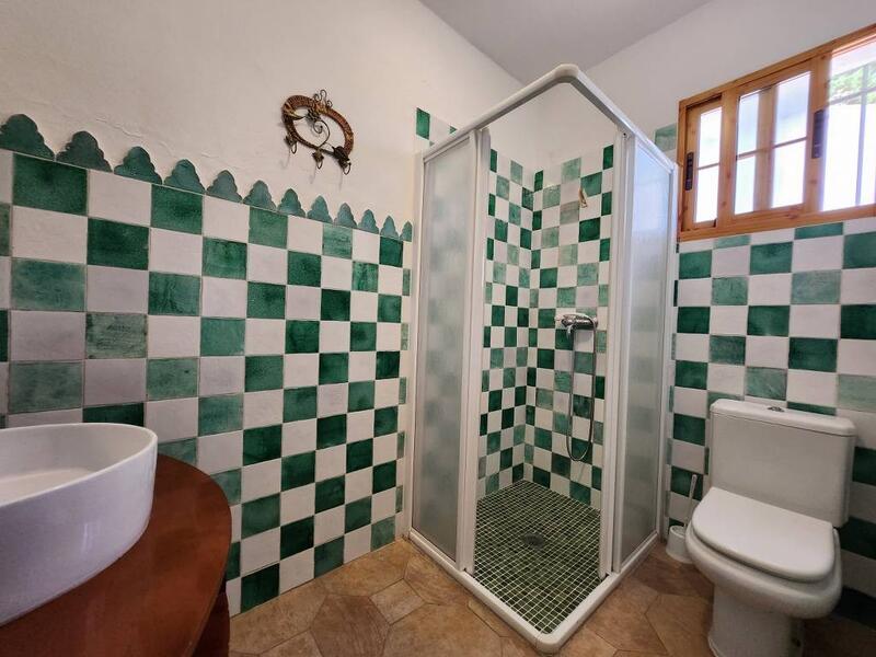 6 bedroom Country House for sale