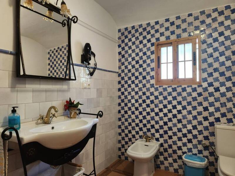 6 bedroom Country House for sale