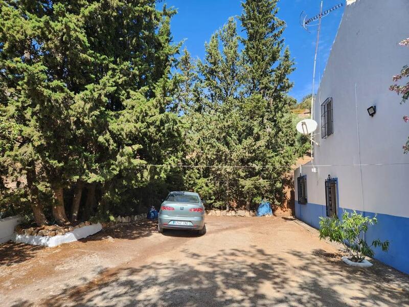 6 bedroom Country House for sale