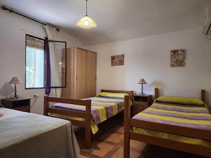 6 bedroom Country House for sale