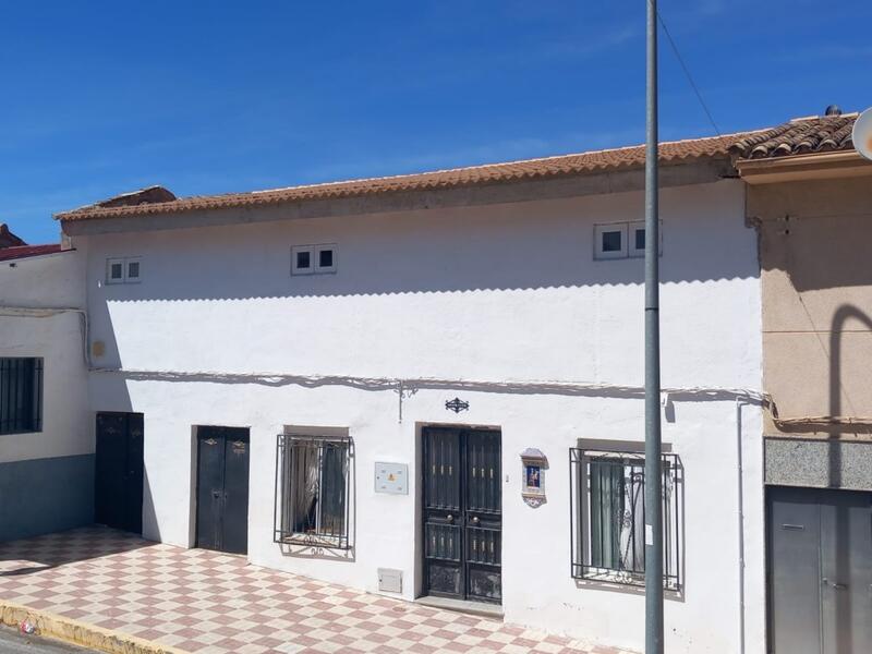 3 bedroom Townhouse for sale