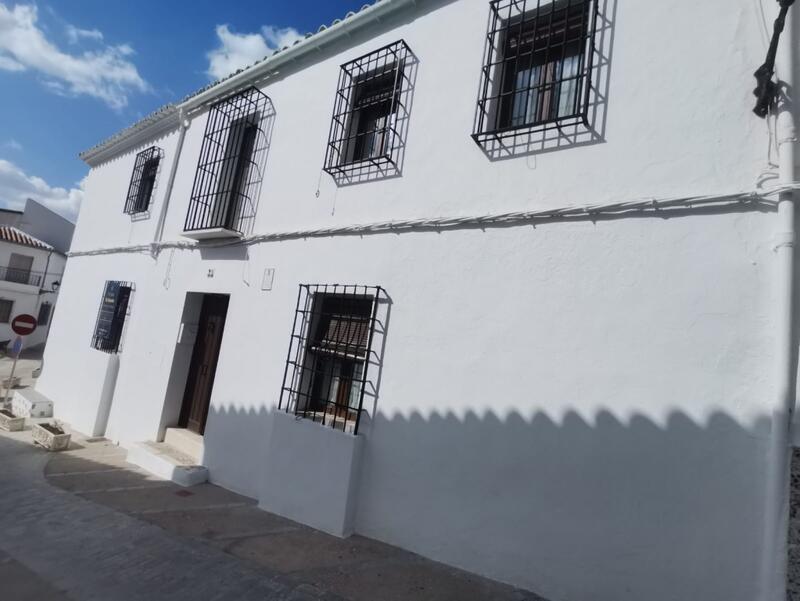 4 slaapkamer Landhuis Te koop