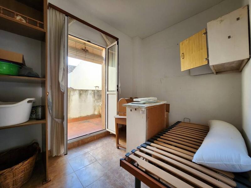 4 bedroom Townhouse for sale