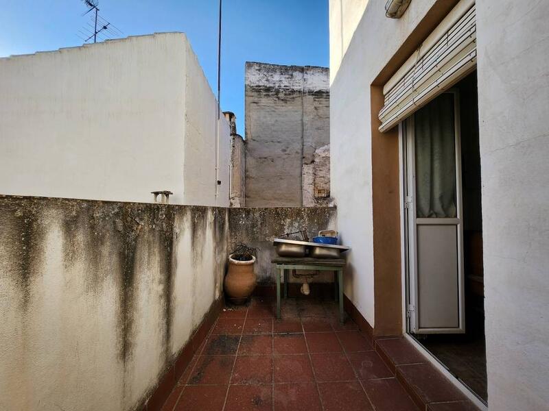 4 bedroom Townhouse for sale
