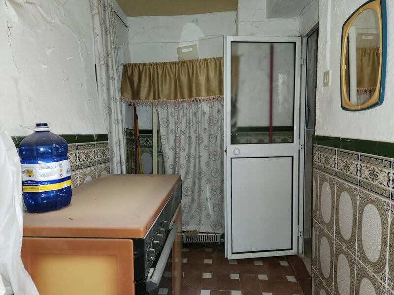 4 bedroom Townhouse for sale