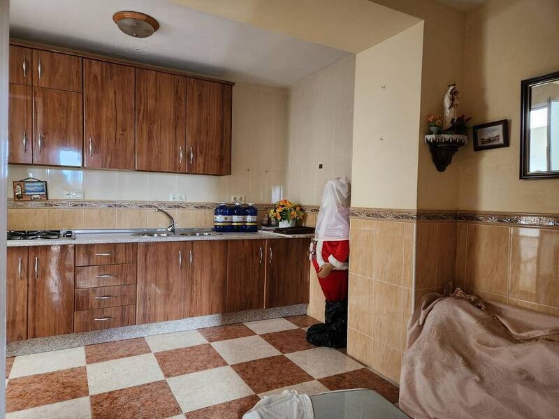4 bedroom Townhouse for sale