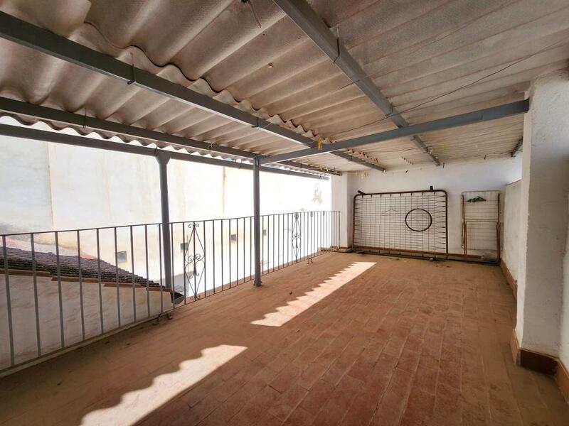 4 slaapkamer Gezinswoning Te koop
