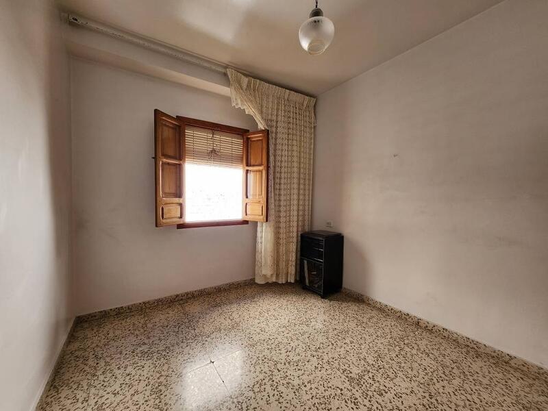 4 slaapkamer Gezinswoning Te koop