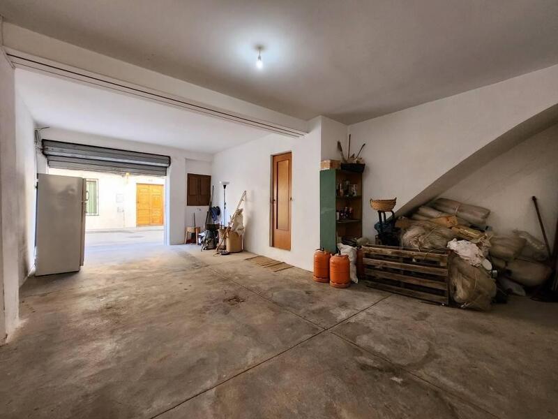 4 slaapkamer Gezinswoning Te koop