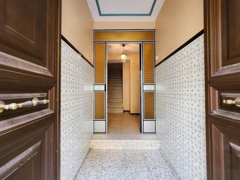 4 slaapkamer Gezinswoning Te koop