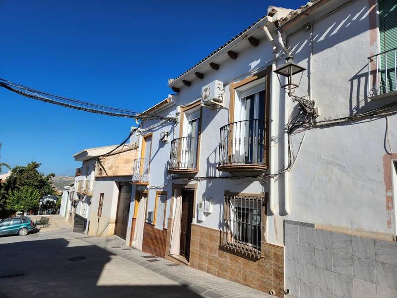 Stadthaus zu verkaufen in Cuevas de San Marcos, Málaga Stadthaus zu verkaufen in Cuevas de San Marcos, Málaga