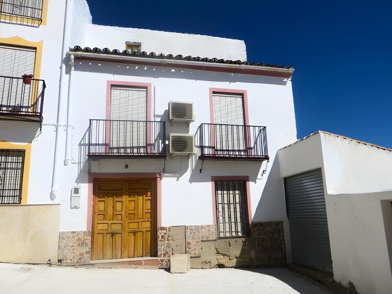 Rekkehus til salgs i Luque, Córdoba Rekkehus til salgs i Luque, Córdoba