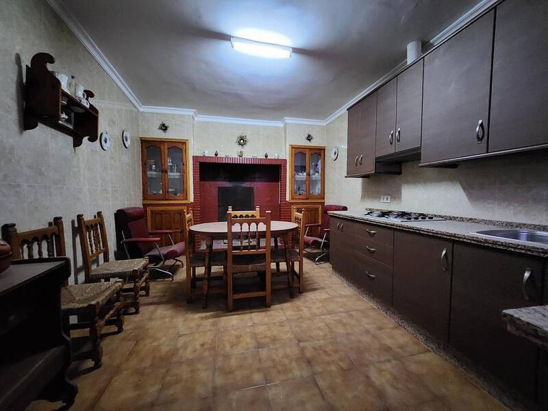 3 bedroom Townhouse for sale