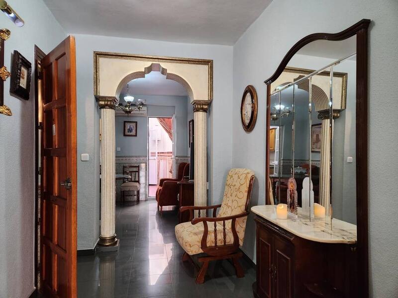 4 спальная комната городская тюрьма продается