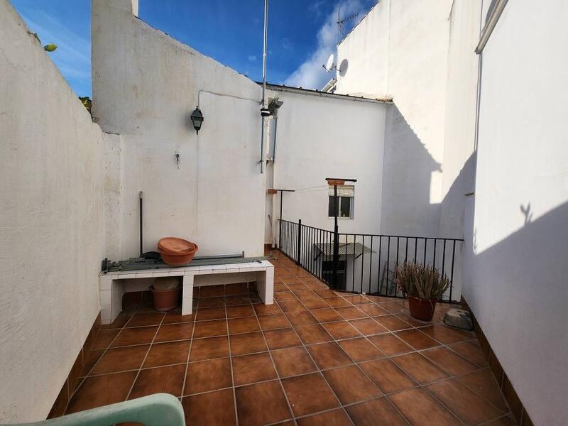 5 slaapkamer Gezinswoning Te koop 5 slaapkamer Gezinswoning Te koop