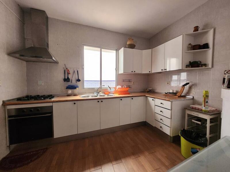 5 slaapkamer Gezinswoning Te koop 5 slaapkamer Gezinswoning Te koop