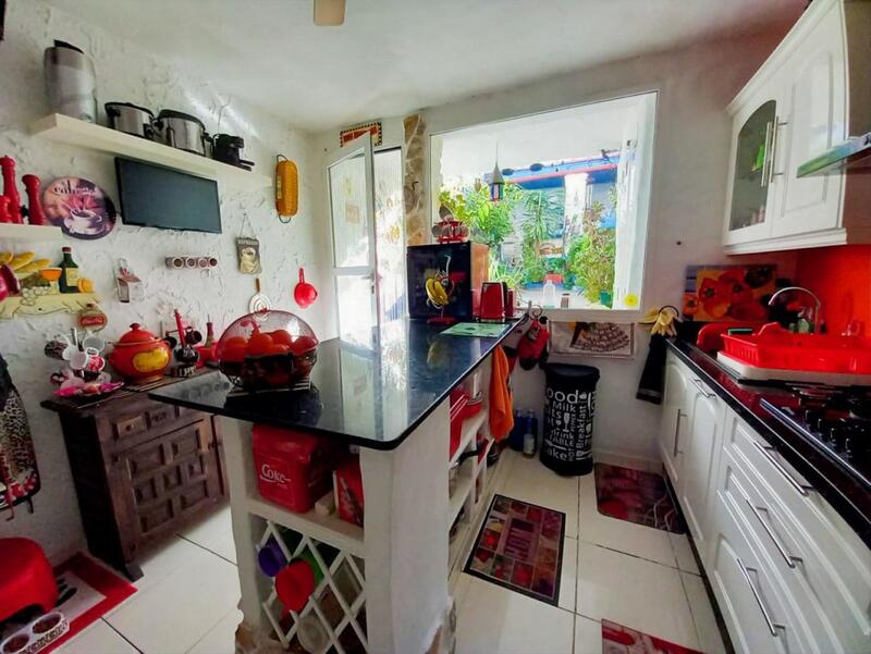 3 спальная комната городская тюрьма продается