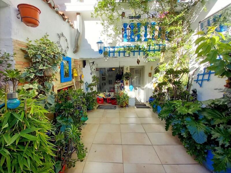 3 спальная комната городская тюрьма продается