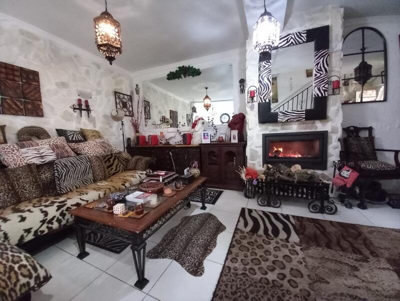 3 спальная комната городская тюрьма продается