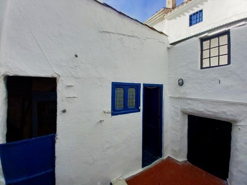 3 bedroom Townhouse for sale