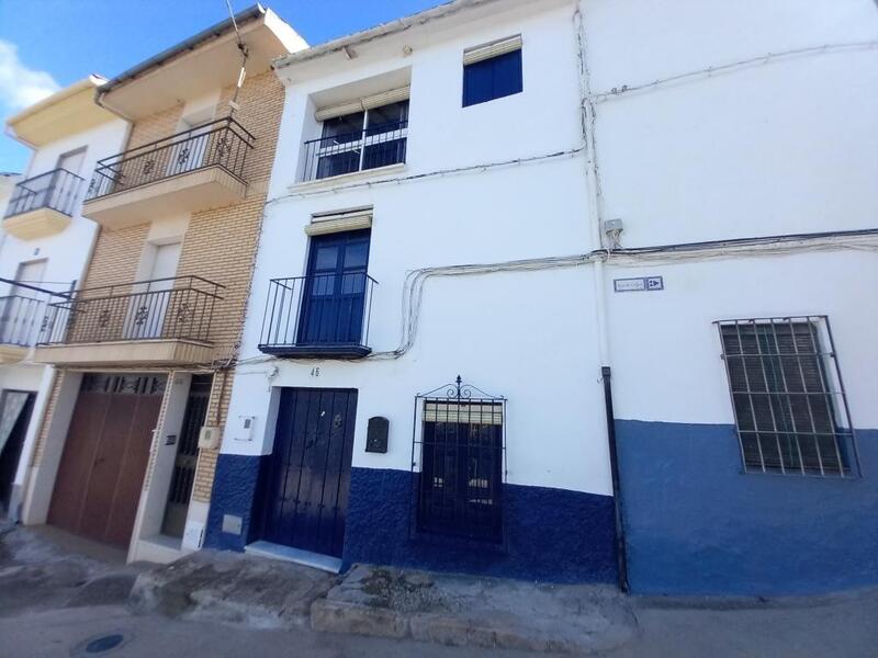 3 bedroom Townhouse for sale